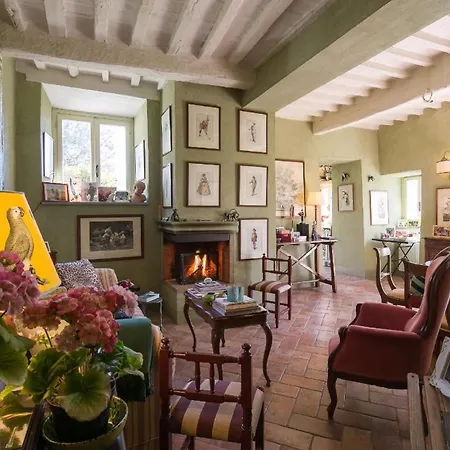 Ferienhaus Mit Privatpool Fuer 4 Personen Ca 120 Qm In Cegliolo, Trasimenischer See Hébergement de vacances *